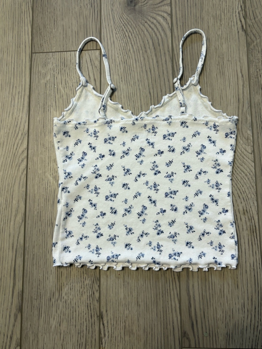 Hollister White Ribbed Tank Top with Blue Floral Print - Picture 4 of 4